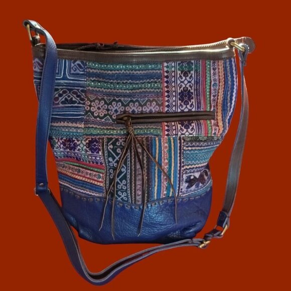 Bohemian Chic Embroidery Crossbody Bag With Adjustable Strap & Zipper Closure - Picture 5 of 10